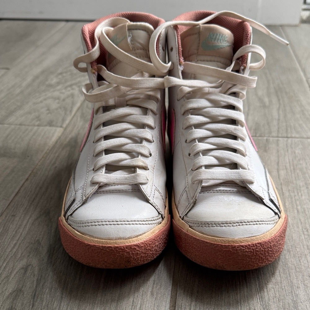 Nike Kids Sneakers - White and Pink